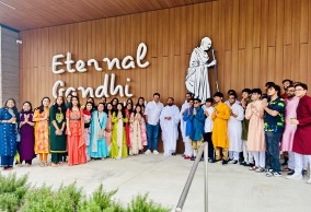 Founder of Shrimad Rajchandra Mission Dharampur, Gujarat, India, Pujya Gurudevshri Rakesh ji visits Eternal Gandhi Museum Houston